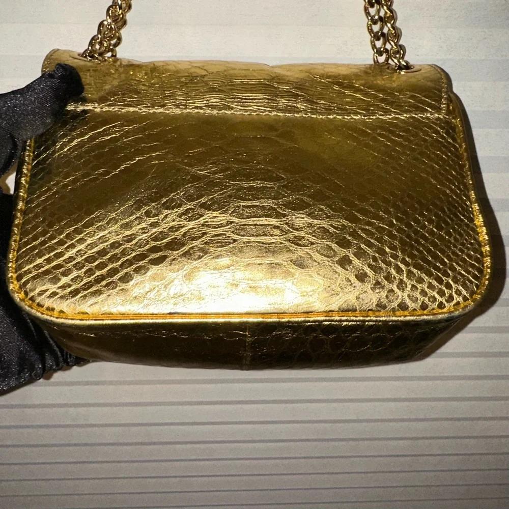 MICHAEL KORS GOLD METALLIC CROSSBODY. EUC RETAILED $358 - Picture 12 of 15